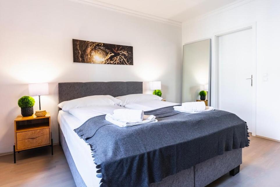 Experience Central Vienna From A Stylish And Modern Apartment Екстер'єр фото