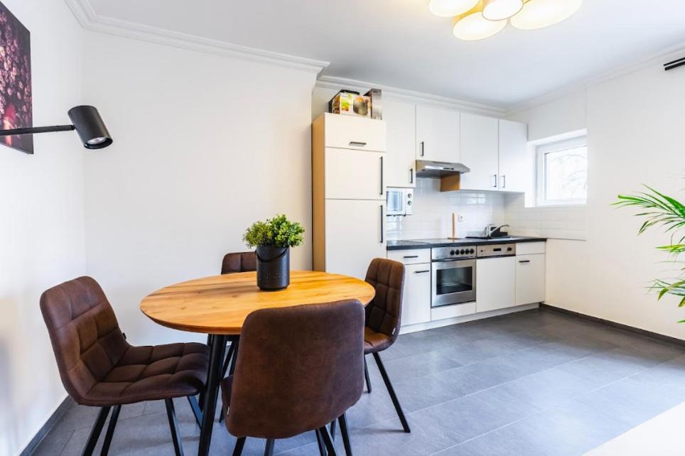 Experience Central Vienna From A Stylish And Modern Apartment Екстер'єр фото