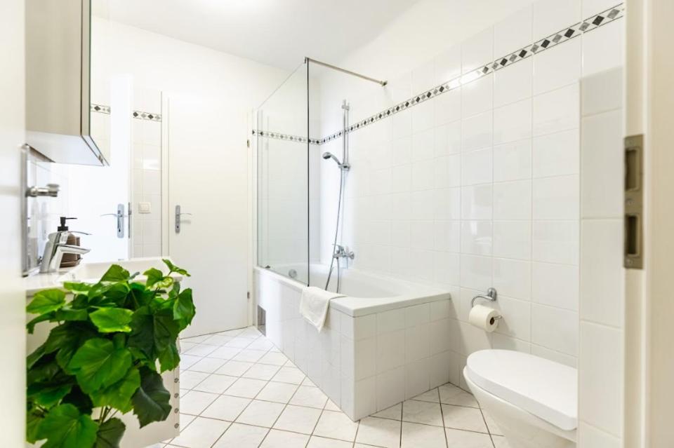 Experience Central Vienna From A Stylish And Modern Apartment Екстер'єр фото